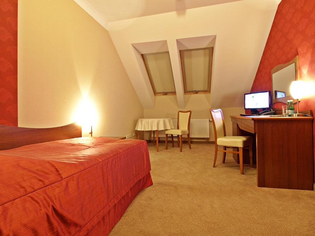 Double or Twin Room,64716241:JPEG